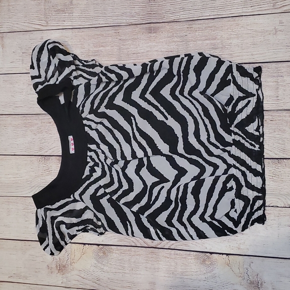 Three Hearts Tops - Women’s Zebra Print Three Pink Hearts Shirt 🖤 Size XL
